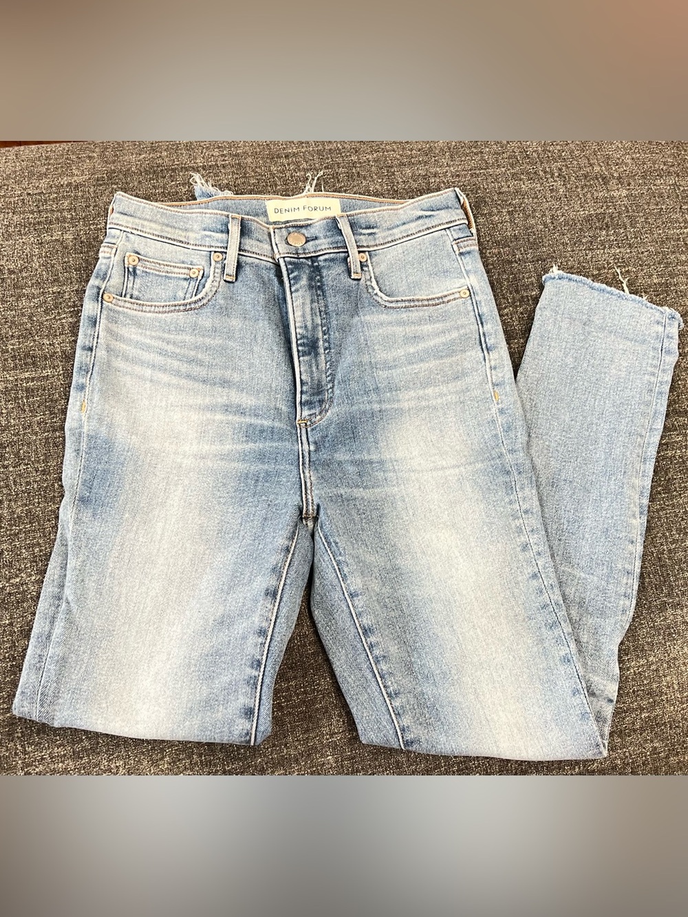 Denim Forum The Lola High Rise Skinny Light Blue High-Rise Raw Hem Jeans Size 26